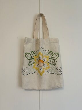 Linen Embroidered Floral Tote Bag in Cream and Yellow